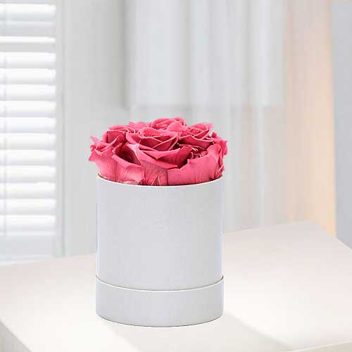 4 Long Lasting Pink Roses In A Hat Box