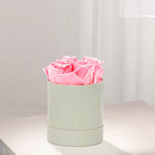 4 Long Lasting Light Pink Roses In A Hat Box